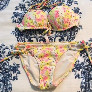 Victoria’s Secret bikini